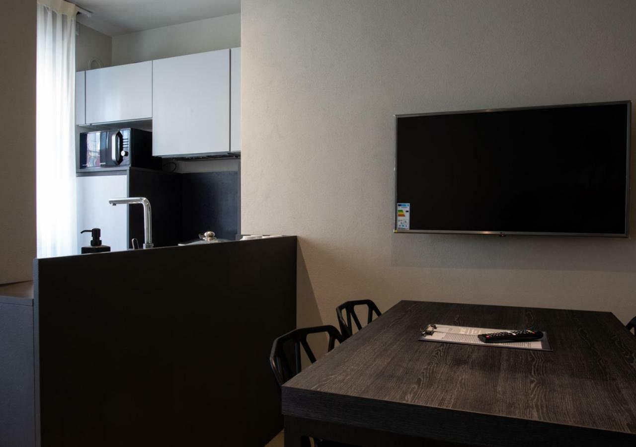 Astoria Living Apartments ボローニャ エクステリア 写真